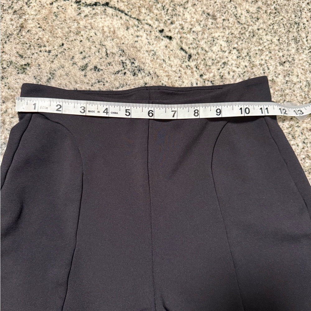 ALO High Waist Zip It Flair EUC Black - Picture 16 of 16